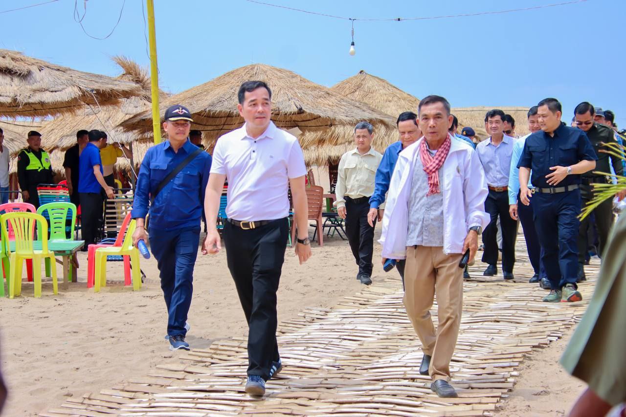 មីពិធីបុណ្យ «ឆ្នេរកោះប៉ែន» ទាក់ទាញភ្ញៀវទេសចរជាង ៥ម៉ឺននាក់