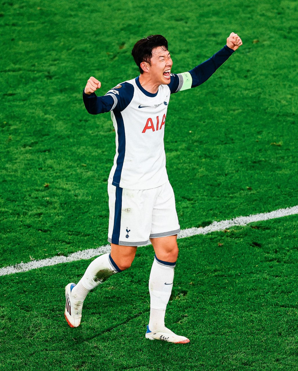 Tottenham Spurs ក្លាយជាម្ចាស់ជើងឯក Europa League ខណៈ Son Heung-min ស្គាល់រស់ជាតិពានលើកដំបូងជាមួយក្លិប